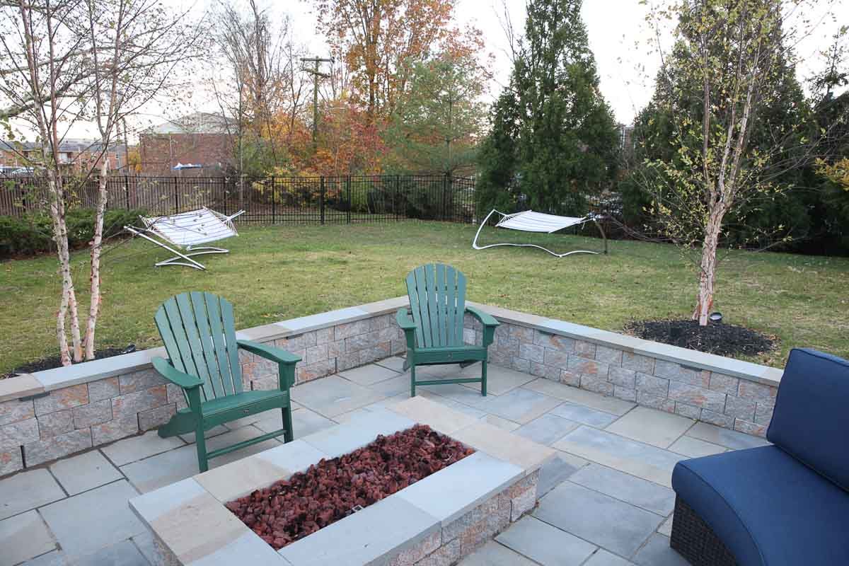 rittenhouse station luxury student housing in newark de outdoor fire pit